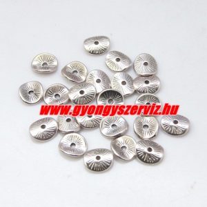 20db. Hajlított köztes fémgyöngy. 9.5x8.5mm. Antik ezüst szín.