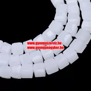 Kiárusítás!  20db. Csiszolt üveggyöngy. Kocka. 4mm. " Jade" AB. Mindig akcióban!
