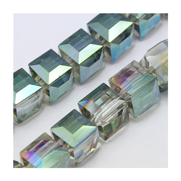 5db. Csiszolt üveg kocka gyöngy. 10mm. Ezüst AB.