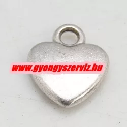  10db. Fém medál, fityegő. Szív. 12x10mm. Antik ezüst szín.