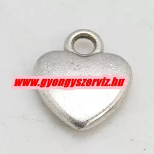 10db. Fém medál, fityegő. Szív. 12x10mm. Antik ezüst szín.
