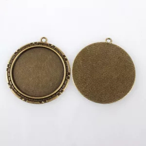 Kaboson medál alap. 40mm lencséhez. Antik bronz szín.