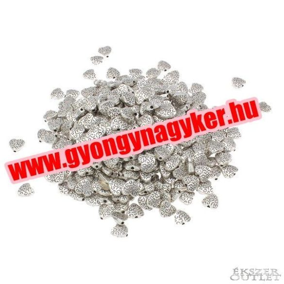 10db. Szív. 9x9x4mm. Antik ezüst szín. Fémgyöngy, köztes gyöngy.