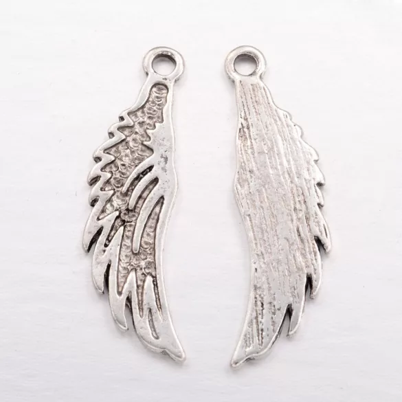 10db. Angyalszárny medál, fityegő. 35x10mm. Antik ezüst szín.