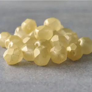 Kiárusítás! 20 db. Cseh csiszolt gyöngy. 8mm. Sárga.