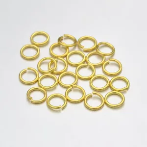 Nyitott szerelőkarika. 3x0.6mm. Arany szín. 100db/csomag.