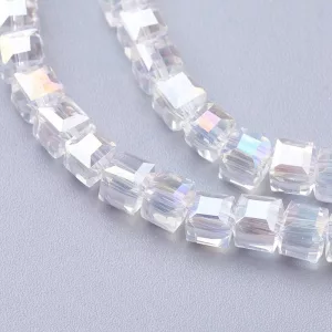 Leárazás!  20db. Csiszolt, (fazettált) üveggyöngy kocka. 4x4mm. Kristály AB.