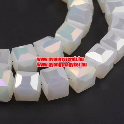   Kiárusítás!  Fémgőzölt, csiszolt üveggyöngy. Kocka. 10mm. Fehér. Mindig akcióban!