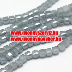 Kiárusítás!  10db. Fémgőzölt, csiszolt üveggyöngy. Kocka. 6mm. Szürke. Mindig akcióban!