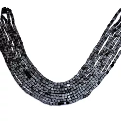 Ónix ásványgyöngy. Kocka. 5mm.
