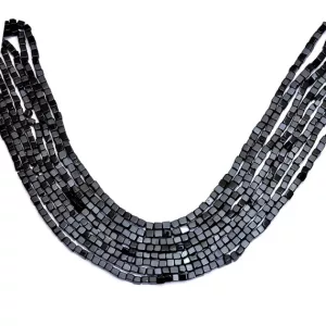 Ónix ásványgyöngy. Kocka. 5mm.
