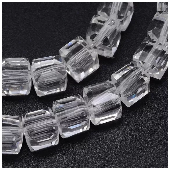 10db. csiszolt üveg kocka gyöngy. 8mm. Kristály.