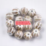 Porcelángyöngy. 11x11x10mm. Bézs.