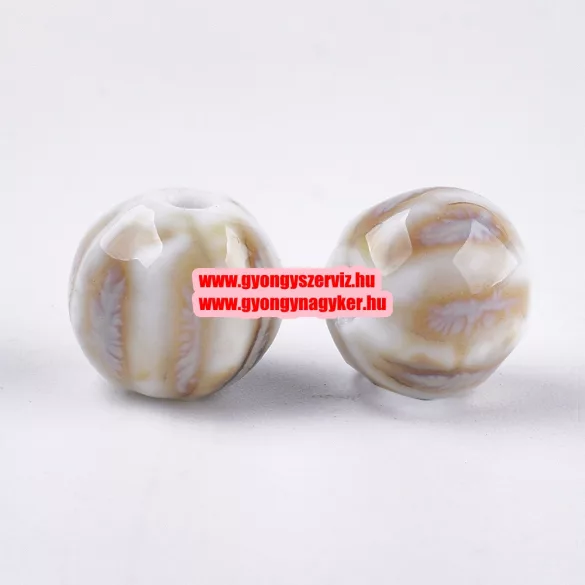 Porcelángyöngy. 11x11x10mm. Bézs.