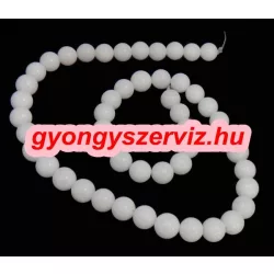 30db. Jade ásványgyöngy. 6mm. Porcelán fehér.