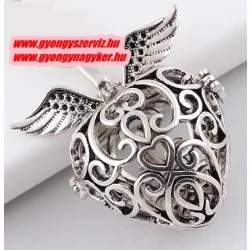   Leárazás! Angyalhívó medál. Szív, szárnyakkal.  Antik ezüst szín.