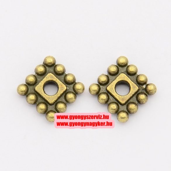 20db. Négyzet, köztes fémgyöngy. 7mm. Antik bronz szín.