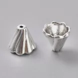 Gyöngykupak. 13x12mm. Antik ezüst szín.
