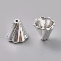 Gyöngykupak. 13x12mm. Antik ezüst szín.