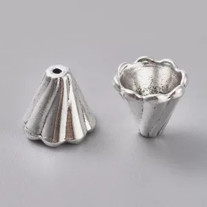 Gyöngykupak. 13x12mm. Antik ezüst szín.