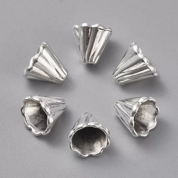 Gyöngykupak. 13x12mm. Antik ezüst szín.