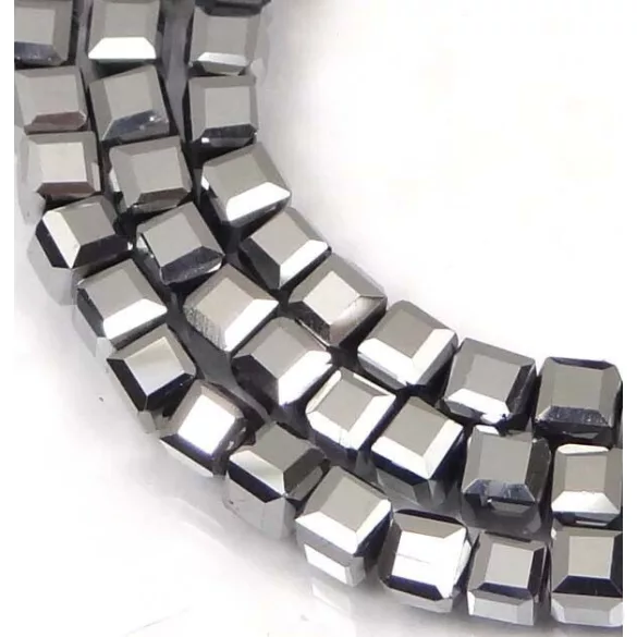 20db. Csiszolt üveg kocka gyöngy. 4mm. hematit.