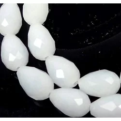   Leárazás!  10db. Csiszolt csepp üveggyöngy, teardrop gyöngy. 8x13mm. Porcelán fehér.