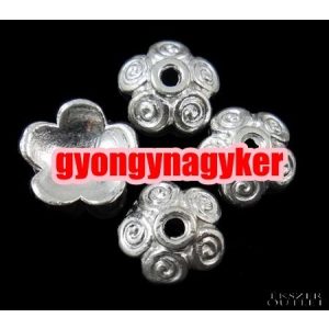 20db gyöngykupak. Fém gyöngy. 10x10x3.5mm. Ezüst szín.  Leárazva!