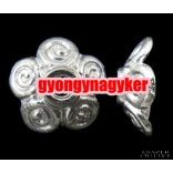 20db gyöngykupak. Fém gyöngy. 10x10x3.5mm. Ezüst szín.  Leárazva!