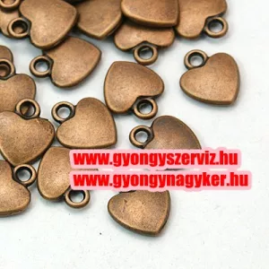 10db. Szívecske medál, fityegő. 12x10mm. Antik réz szín.